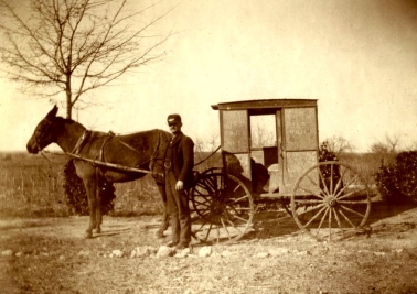 <span>John M. McLean and the mail wagon in 1903:</span> Courtesy L. Blum